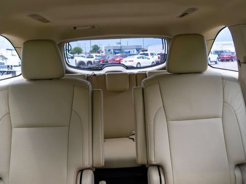 Used 2019 Toyota Highlander Limited FWD image 48