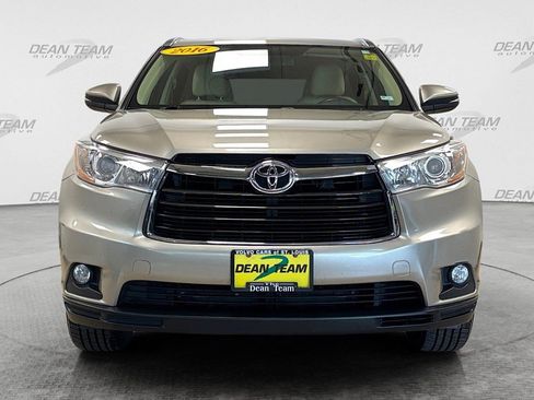 Used 2016 Toyota Highlander XLE AWD/4WD image 7