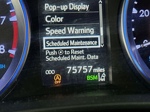 Used 2019 Toyota Highlander XLE image 19