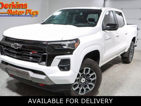Used 2024 Chevrolet Colorado Z71 w/ Z71 Convenience Package 2 AWD/4WD image 1