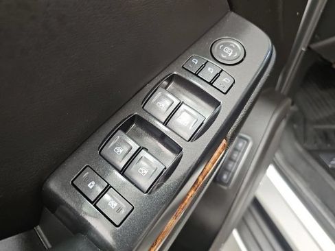 Used 2020 Chevrolet Tahoe Premier AWD/4WD image 12