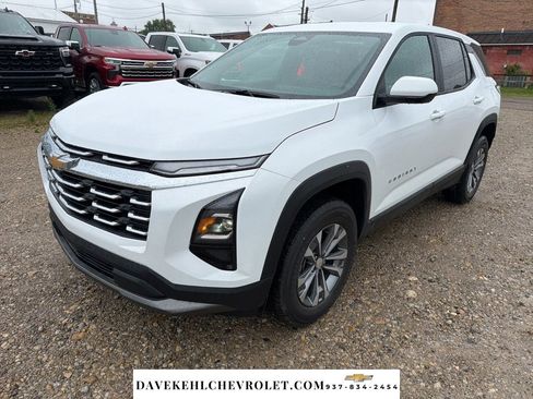 Used 2026 Chevrolet Equinox LT w/ Convenience Package II FWD image 1