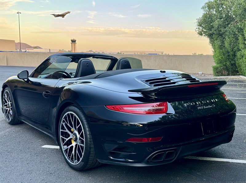 Used 2015 Porsche 911 Turbo S w/ High-end Infotainment Package AWD/4WD image 13