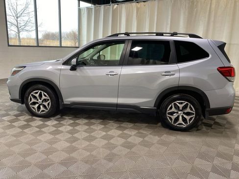 Used 2021 Subaru Forester Premium image 4
