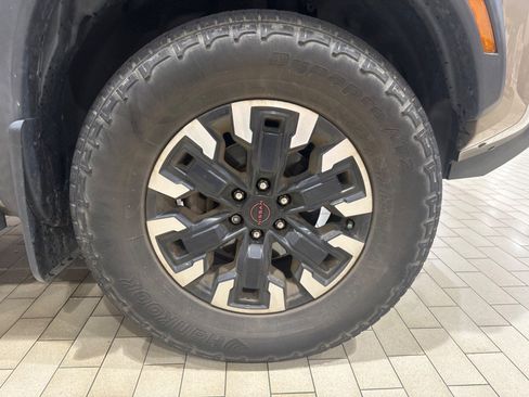 Used 2023 Nissan Frontier PRO-4X w/ Pro Convenience Package AWD/4WD image 2