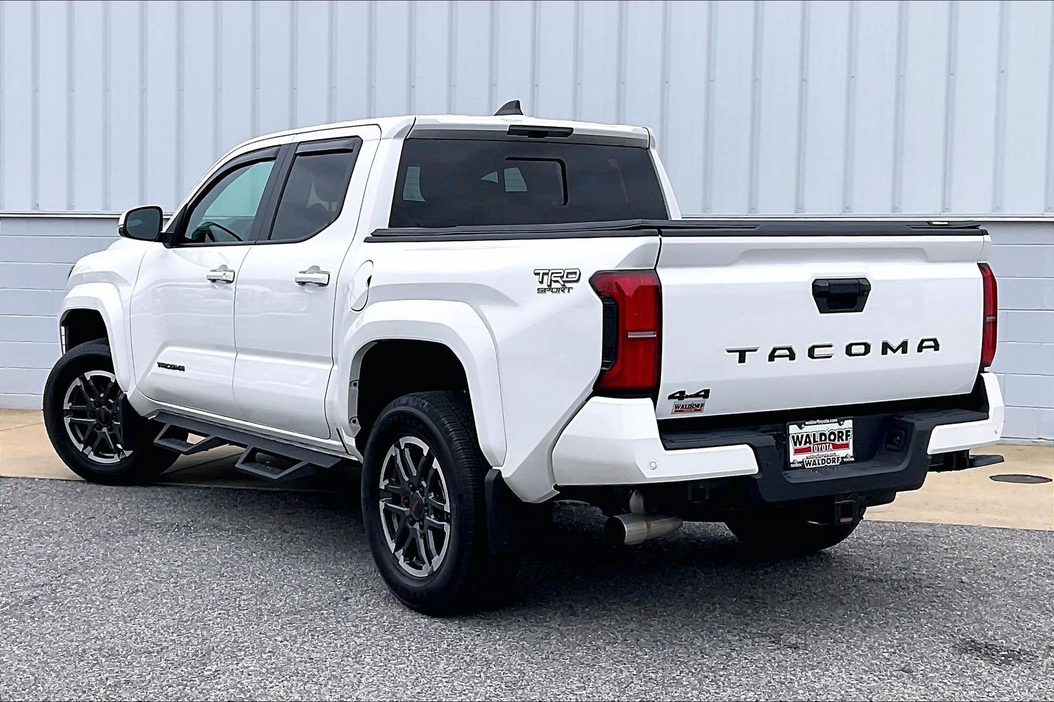 Used 2024 Toyota Tacoma TRD Sport w/ TRD Sport Upgrade Package AWD/4WD image 15