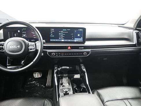 Certified 2025 Kia Sorento SX image 34