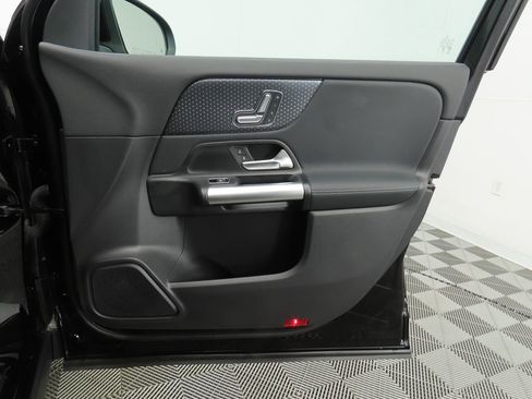 Certified 2025 Mercedes-Benz GLA 250 image 23