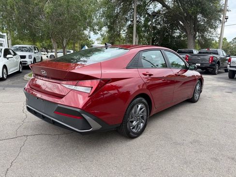 Used 2024 Hyundai Elantra SEL FWD image 6