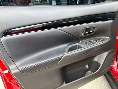 Used 2020 Mitsubishi Outlander SE FWD image 35