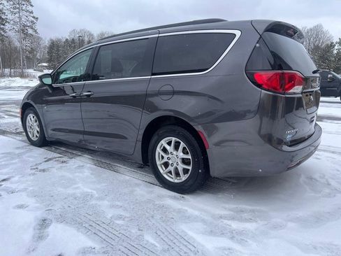 Used 2017 Chrysler Pacifica Touring Plus FWD image 6