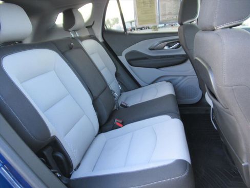 Used 2023 GMC Terrain SLE w/ Driver Convenience Package image 30
