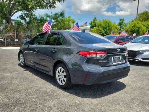 Used 2025 Toyota Corolla LE w/ Convenience Package FWD image 9