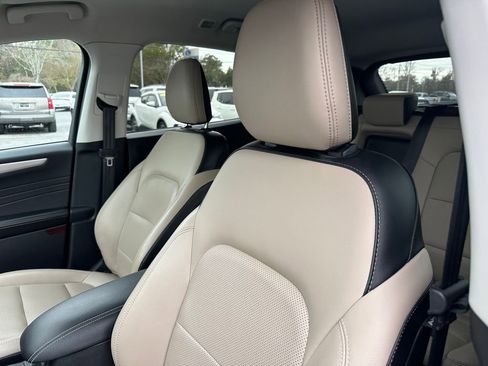 Used 2021 Ford Escape SEL w/ Technology Package image 25