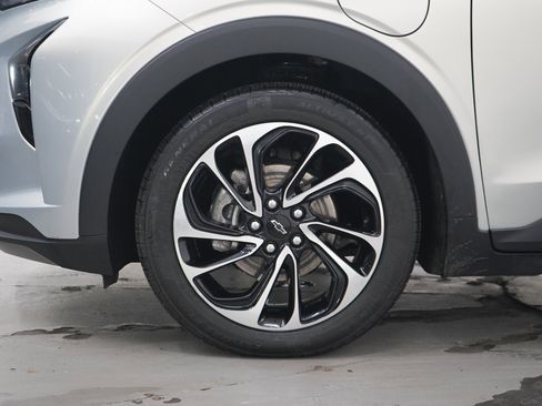 Used 2022 Chevrolet Bolt EUV Premier w/ Sun & Sound Package FWD image 28