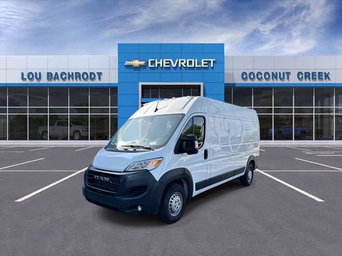Used 2025 RAM ProMaster 2500 w/ Convenience Group FWD image 4