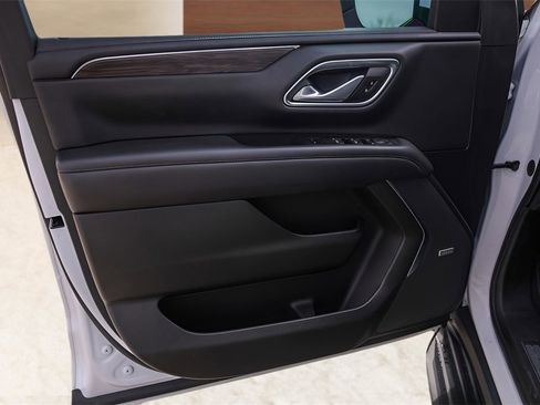 Used 2022 Chevrolet Tahoe LT w/ Luxury Package image 25