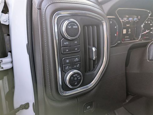 Used 2022 GMC Sierra 2500 Denali image 23