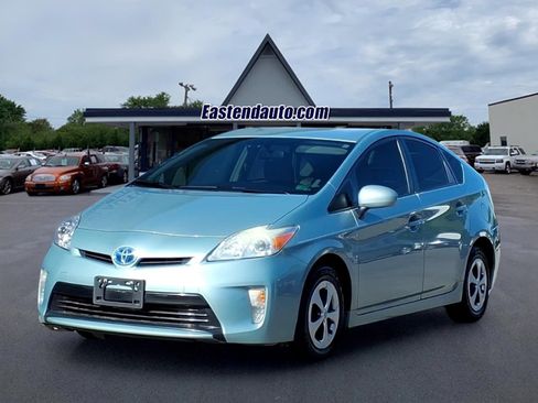 Used 2014 Toyota Prius Two FWD image 1