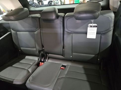 New 2025 Ford Expedition Active image 20