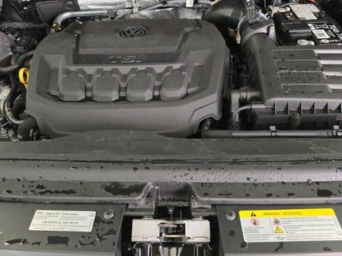 Used 2024 Volkswagen Tiguan SE R-Line image 14