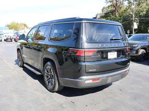 Used 2022 Jeep Wagoneer Series III w/ Flexible Seating Group image 5