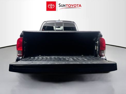Used 2018 Toyota Tacoma SR5 image 33