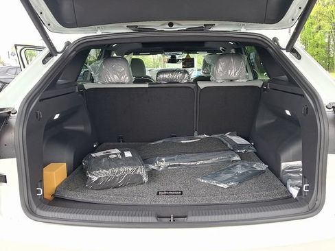 New 2026 Volkswagen Atlas Cross Sport SEL AWD/4WD image 16