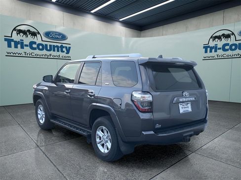 Used 2017 Toyota 4Runner SR5 image 5