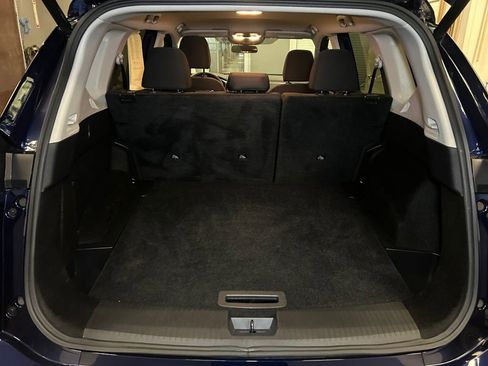 Used 2025 Nissan Rogue SV AWD/4WD image 19