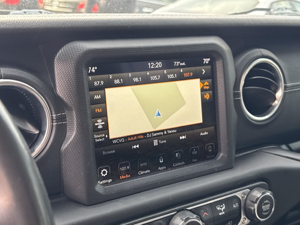 Used 2018 Jeep Wrangler Unlimited Sahara AWD/4WD image 20