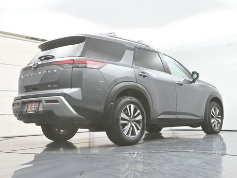 Used 2024 Nissan Pathfinder SL AWD/4WD image 35