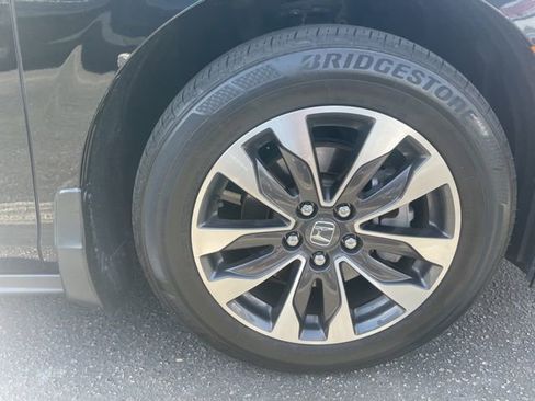 Used 2024 Honda Odyssey EX-L image 13