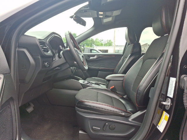 Used 2025 Ford Escape ST-Line Select AWD/4WD image 16