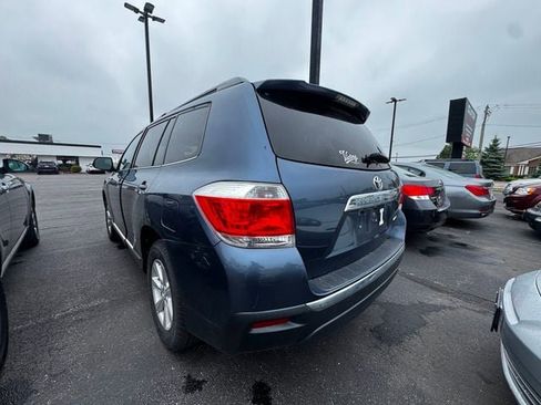 Used 2013 Toyota Highlander Plus AWD/4WD image 2
