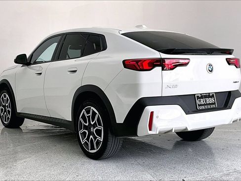 Used 2025 BMW X2 xDrive28i AWD/4WD image 16