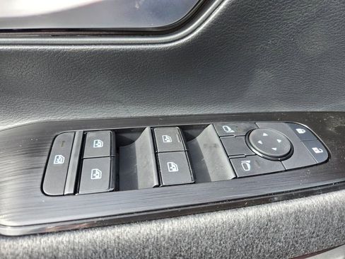 New 2026 Nissan Kicks SV image 12