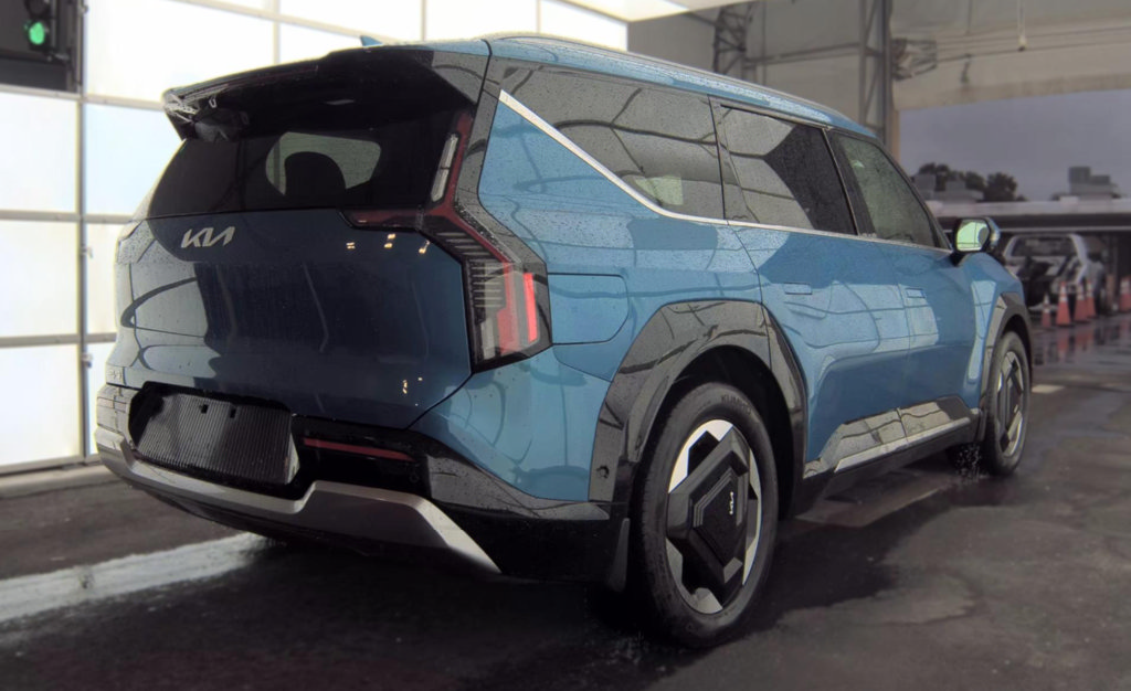Used 2024 Kia EV9 Land AWD/4WD image 5