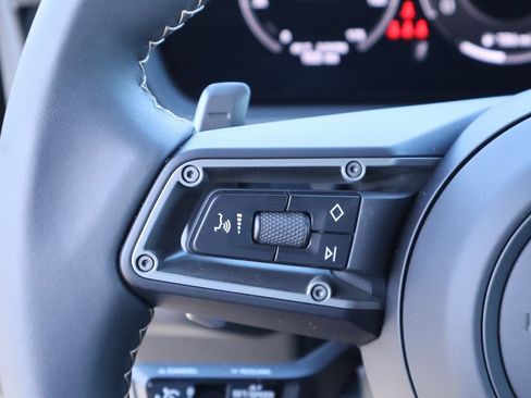 New 2025 Porsche Cayenne image 28