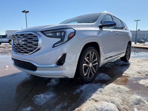 Used 2021 GMC Terrain Denali w/ Denali Premium Package image 7