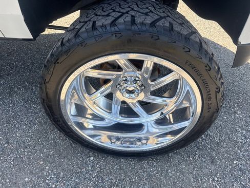 Used 2017 Cadillac Escalade Luxury AWD/4WD image 37