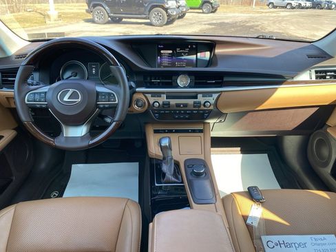 Used 2018 Lexus ES 350 w/ Premier Package image 19