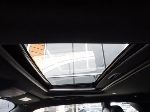 Used 2022 Dodge Challenger R/T Scat Pack w/ Shaker Package image 18