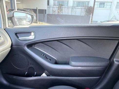 Used 2018 Kia Forte LX w/ LX Rear Camera Package image 14