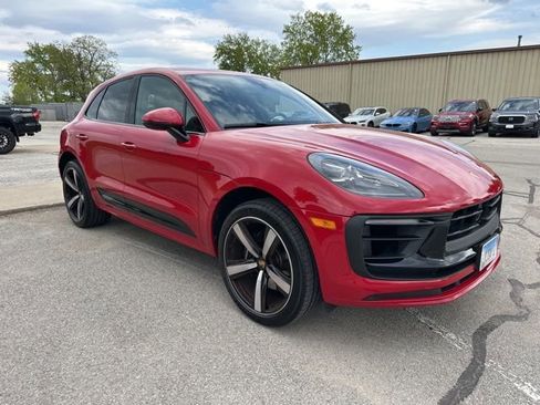 Used 2025 Porsche Macan S AWD/4WD image 2