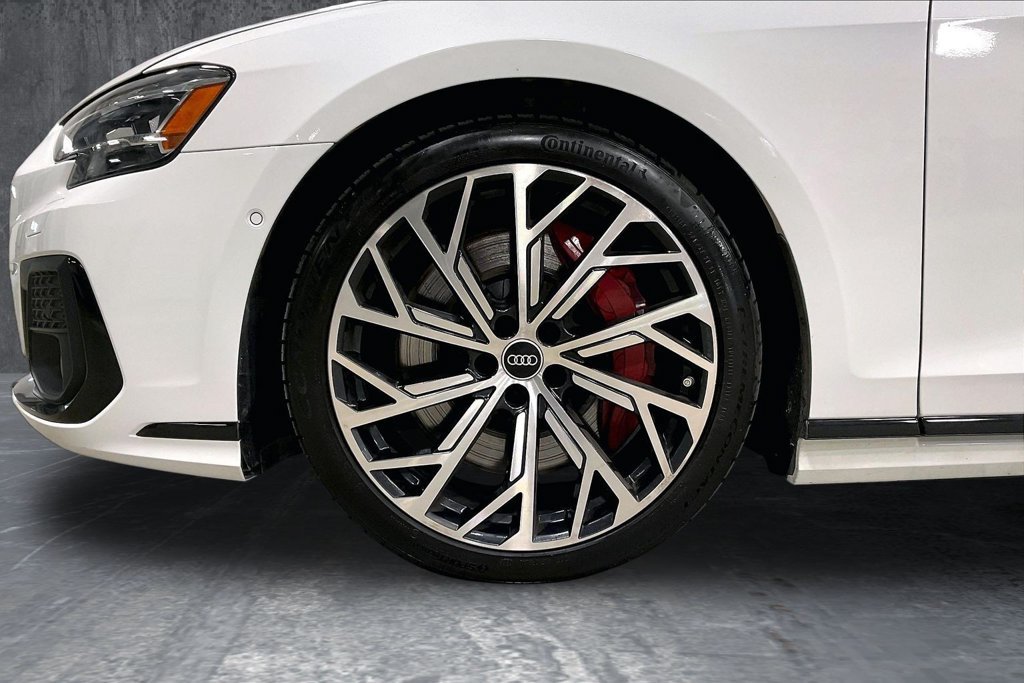 Used 2025 Audi S8 w/ Executive Package AWD/4WD image 35