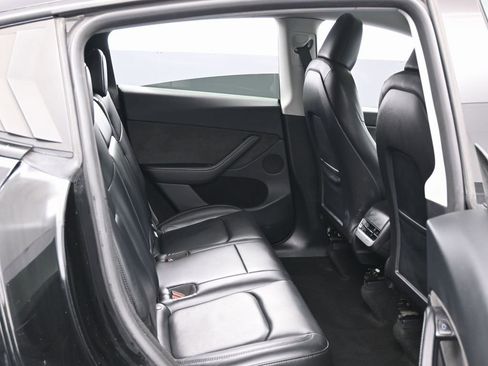 Used 2023 Tesla Model Y Long Range image 31