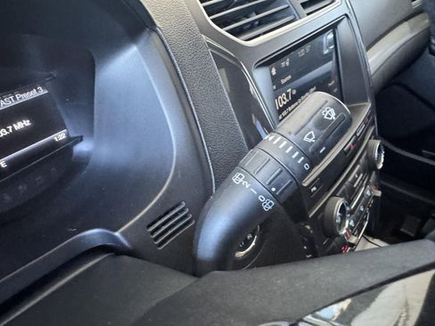 Used 2018 Ford Explorer XLT w/ Equipment Group 202A image 19