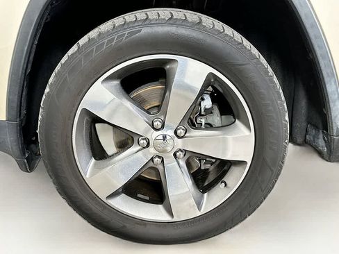 Used 2014 Jeep Grand Cherokee Laredo w/ Quick Order Package 23E image 7