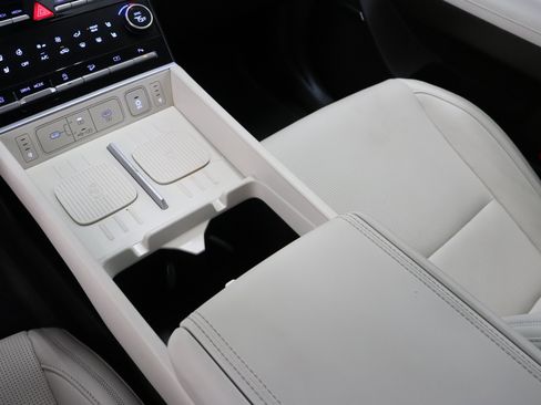 Used 2025 Hyundai Santa Fe Calligraphy image 17